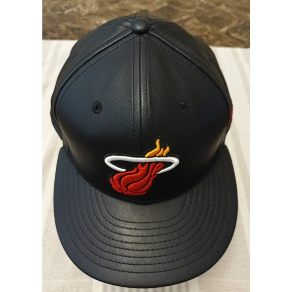 NBA Miami Heat New Era Men's Faux Leather 59FIFTY Fitted Cap 7 3/8 - Picture 3 of 9